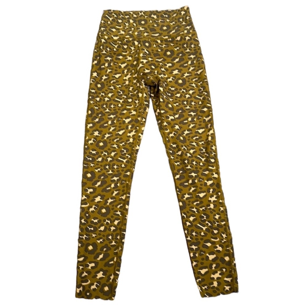 Off line leopard print leggings size medium